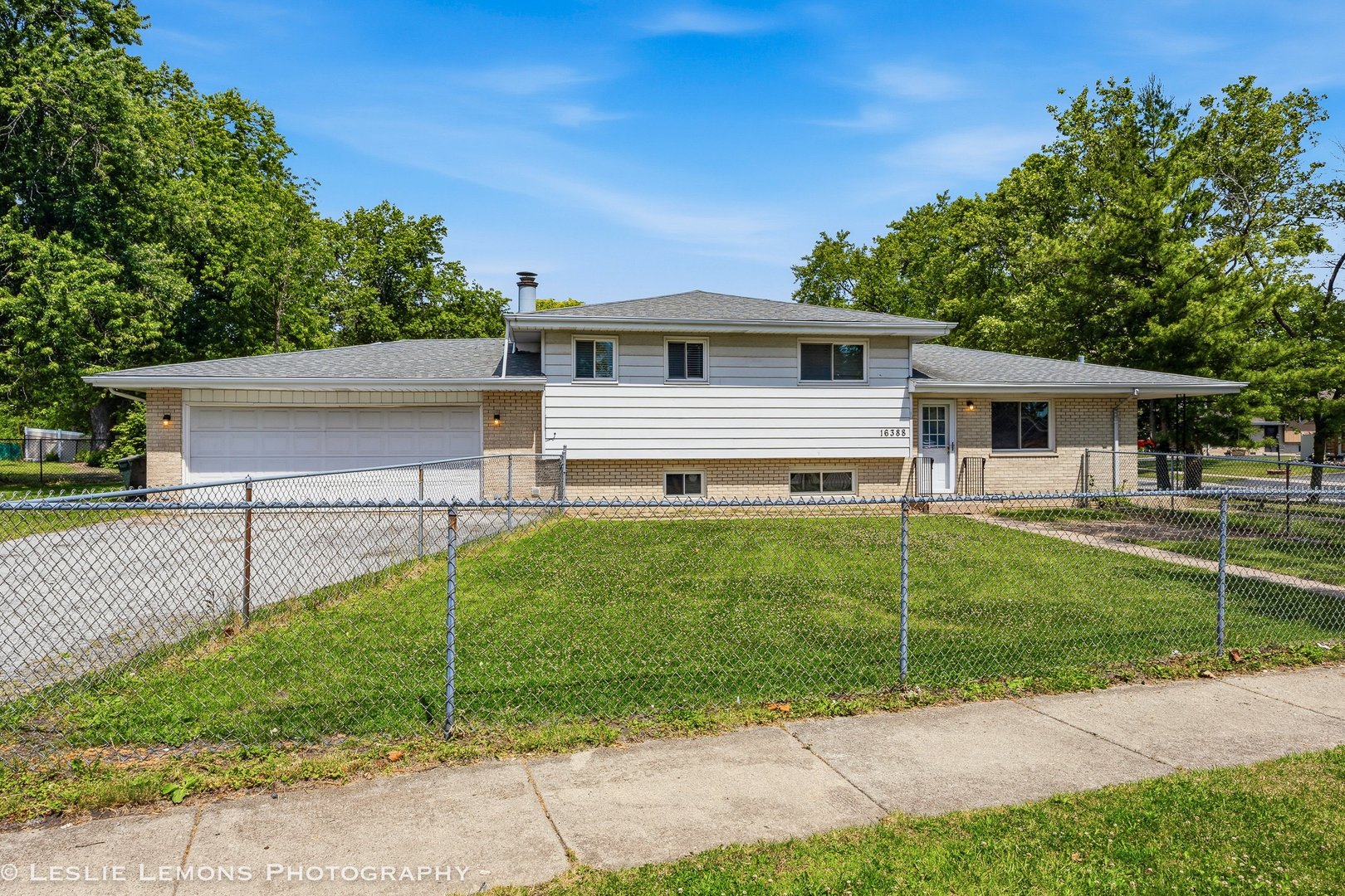 16388 Terry Lane, Oak Forest, IL 60452