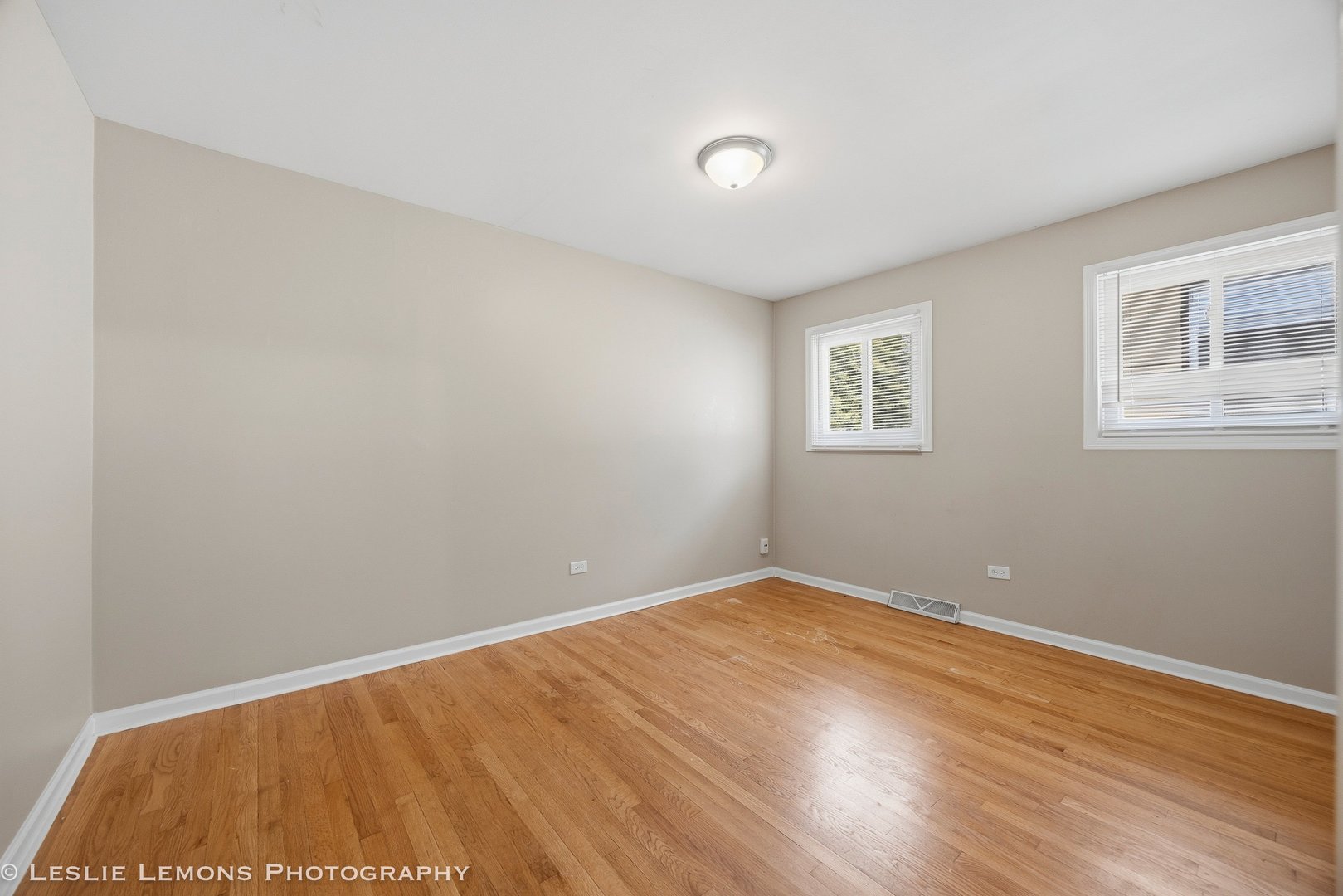 16388 Terry Lane, Oak Forest, IL 60452