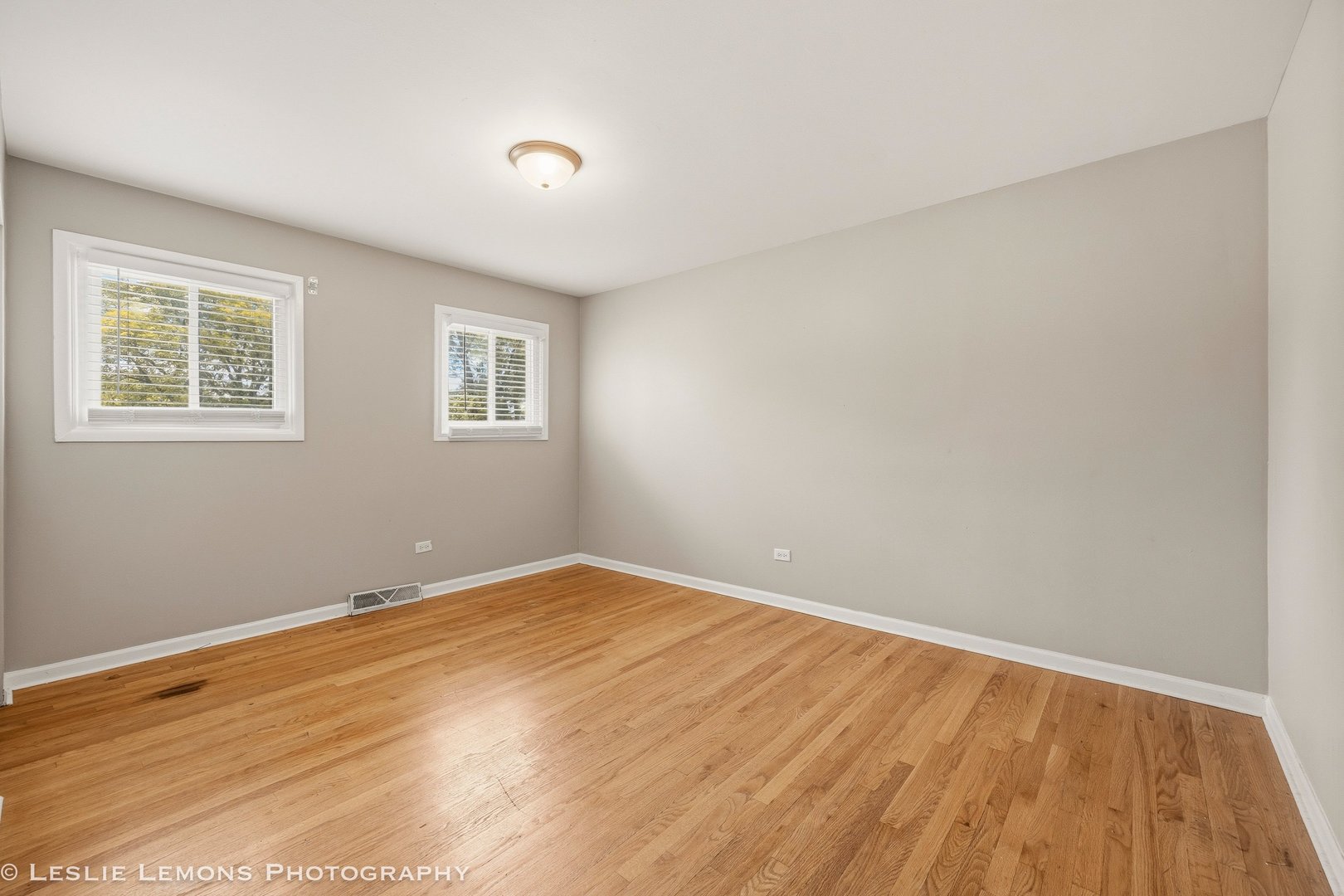 16388 Terry Lane, Oak Forest, IL 60452