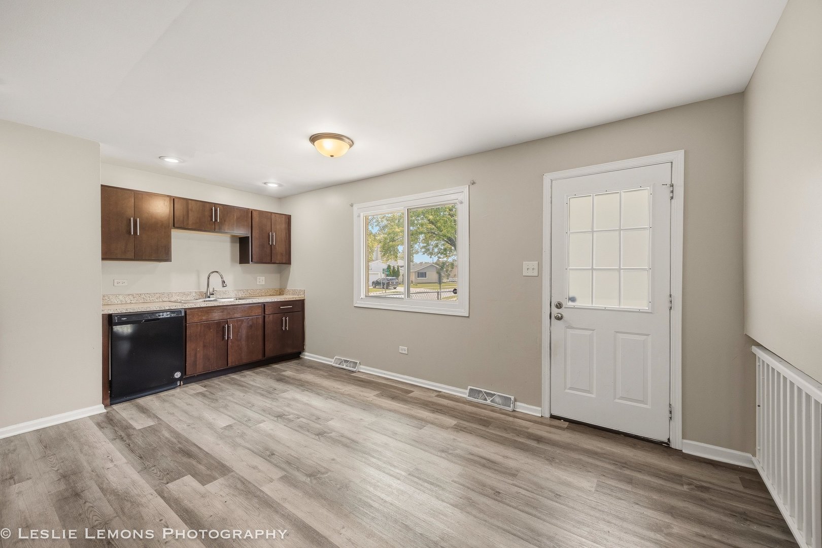 16388 Terry Lane, Oak Forest, IL 60452