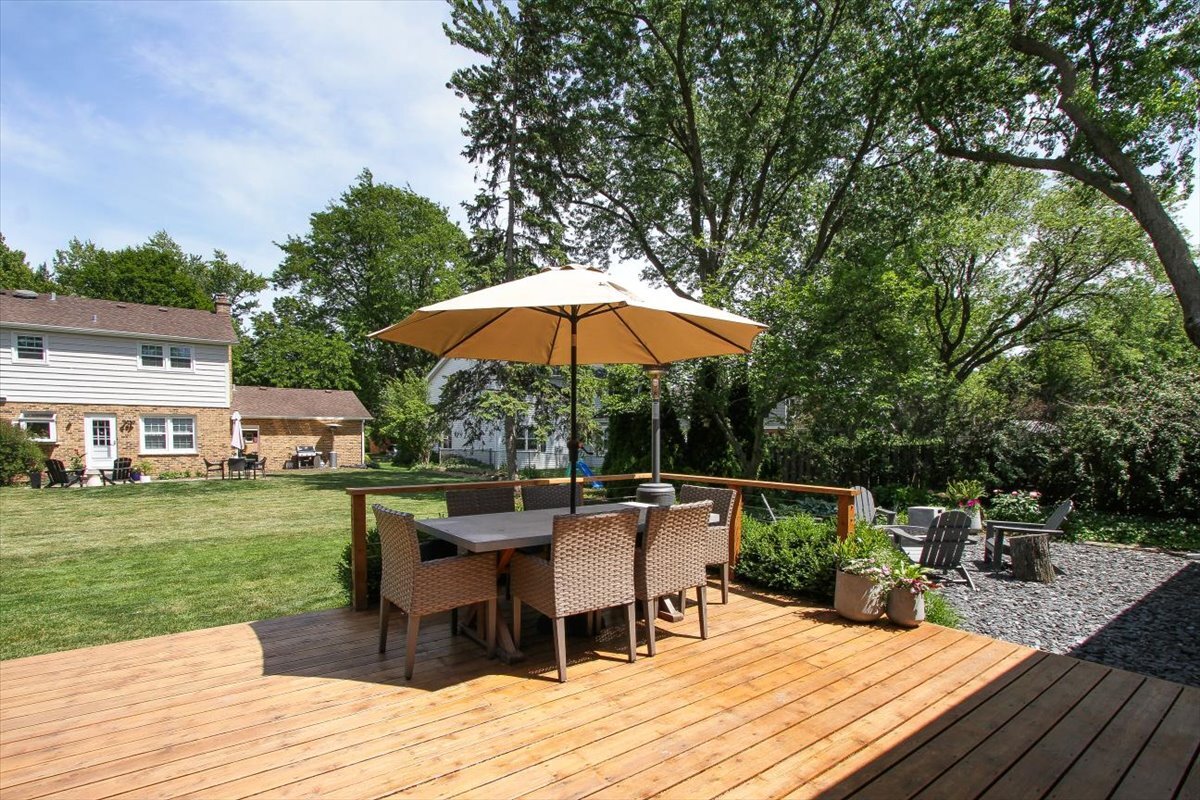 955 N Topanga Drive, Palatine, IL 60074