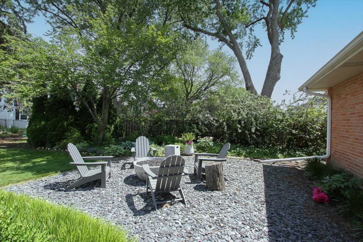 955 N Topanga Drive, Palatine, IL 60074
