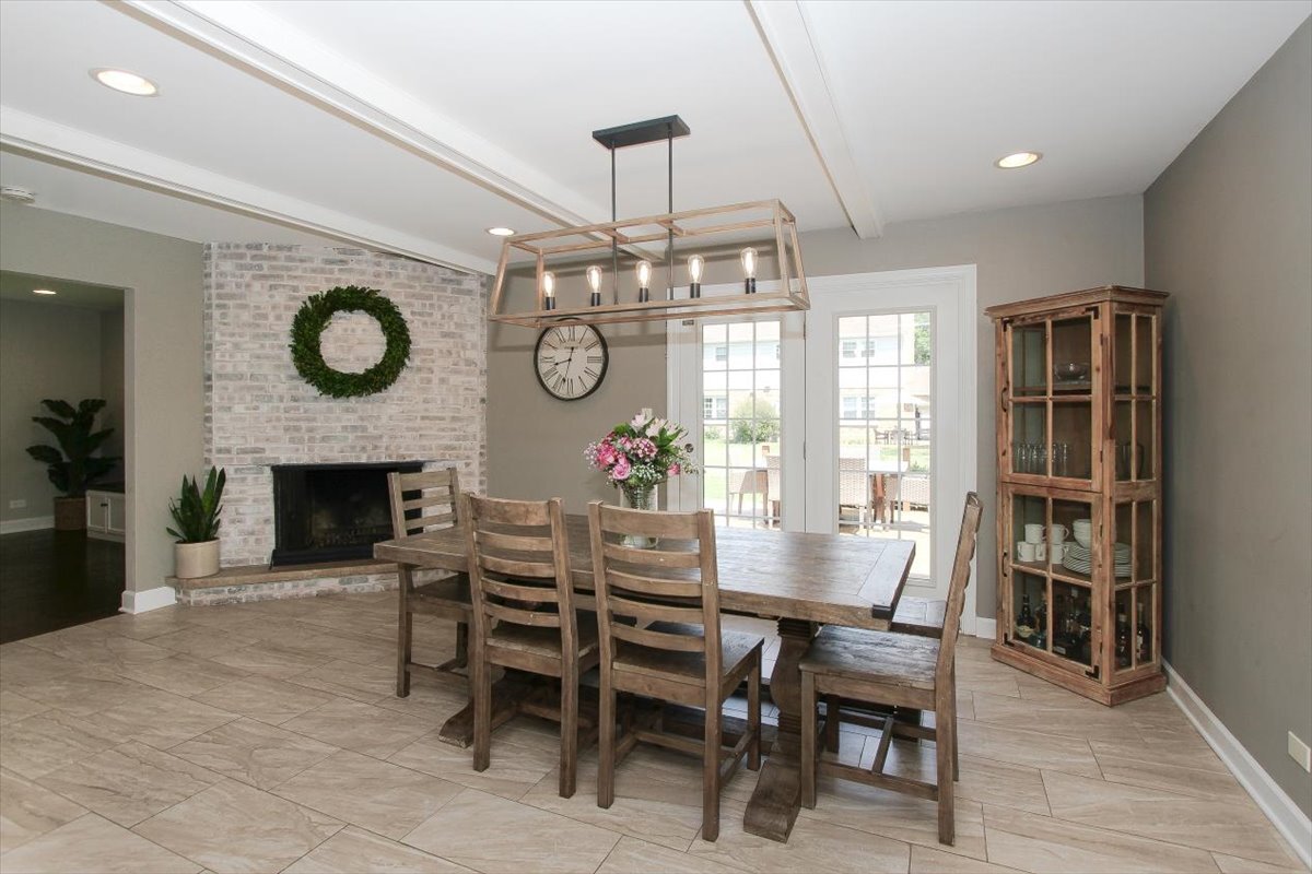 955 N Topanga Drive, Palatine, IL 60074