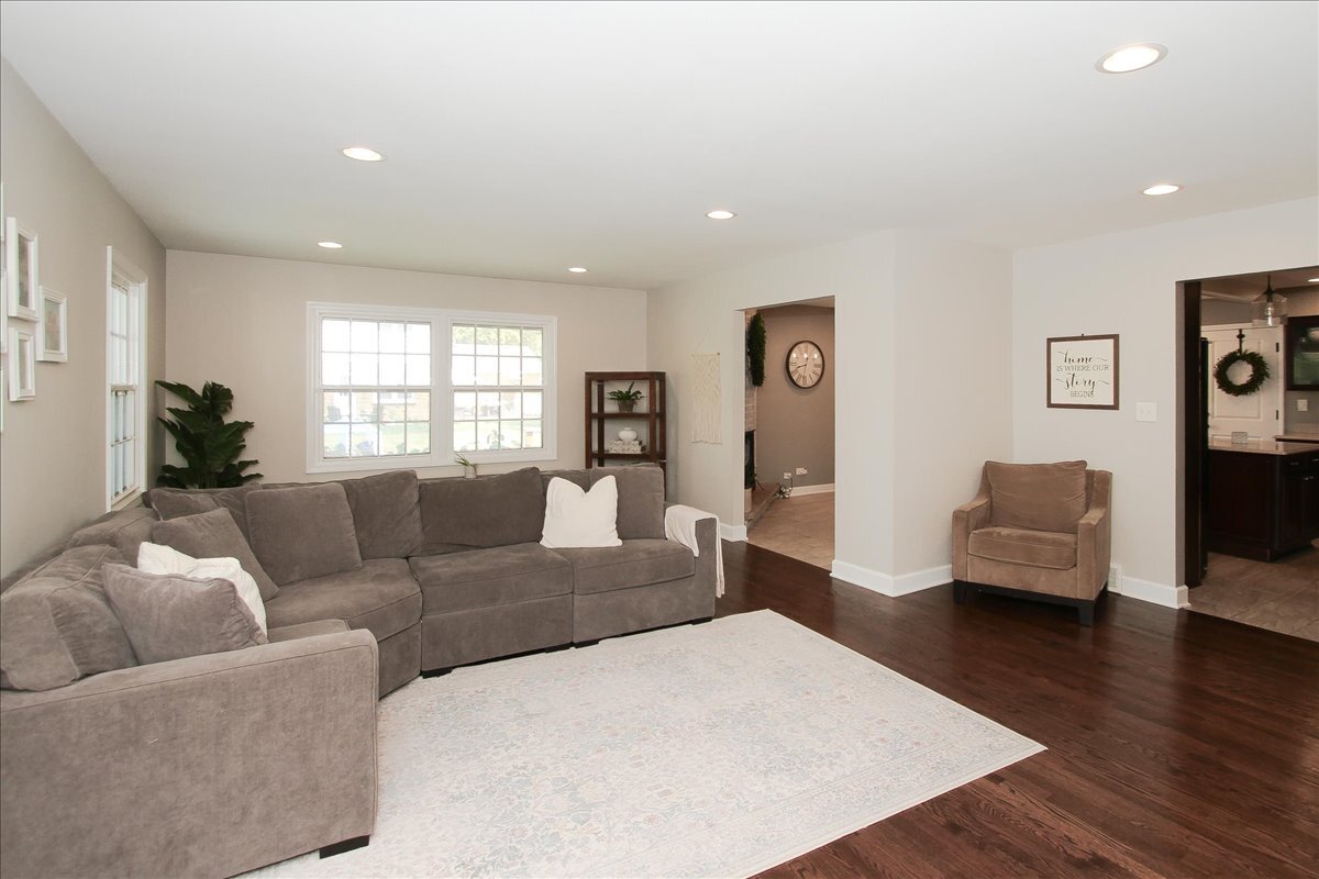 955 N Topanga Drive, Palatine, IL 60074