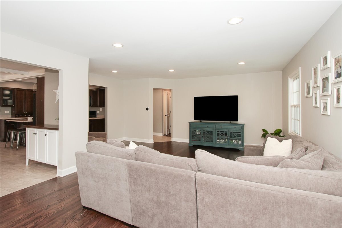 955 N Topanga Drive, Palatine, IL 60074
