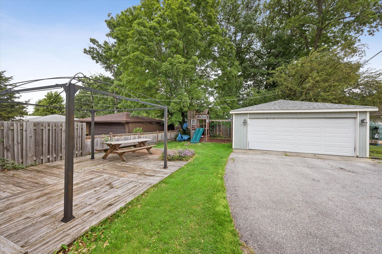 155 Ash Avenue, Wood Dale, IL 60191