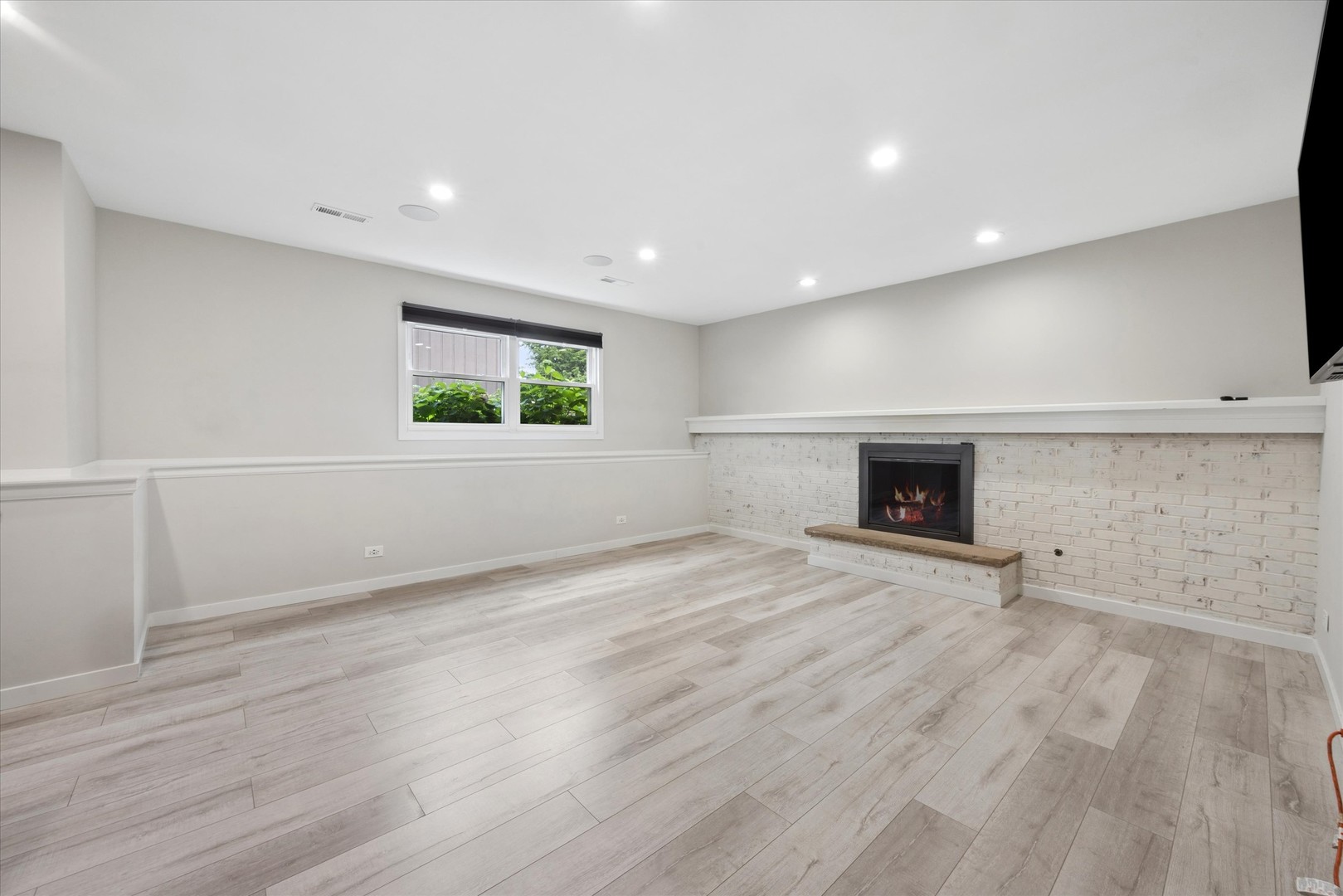 155 Ash Avenue, Wood Dale, IL 60191