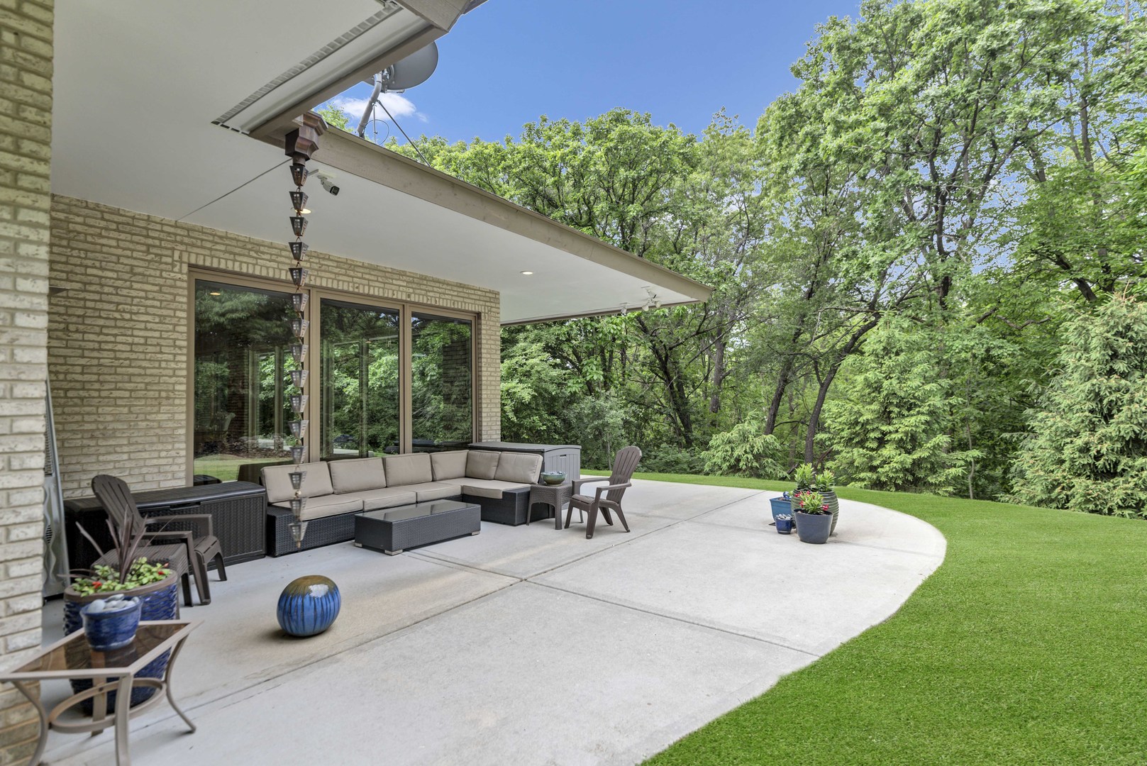 4 Far Hills Road, Barrington Hills, IL 60010
