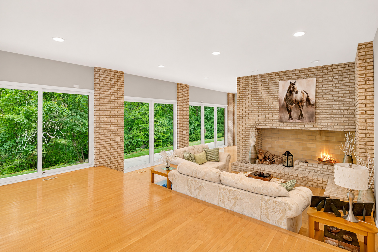 4 Far Hills Road, Barrington Hills, IL 60010