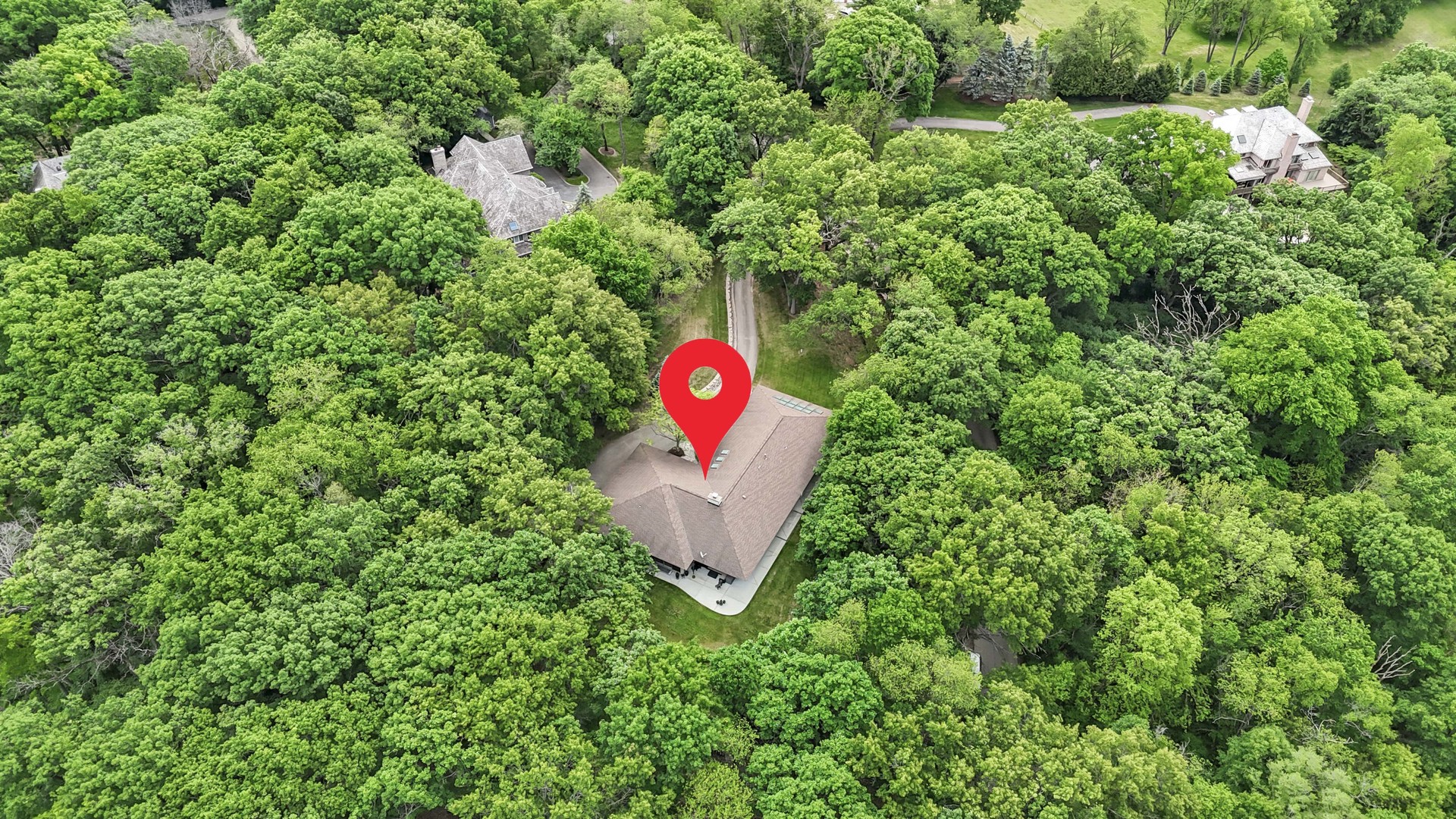 4 Far Hills Road, Barrington Hills, IL 60010
