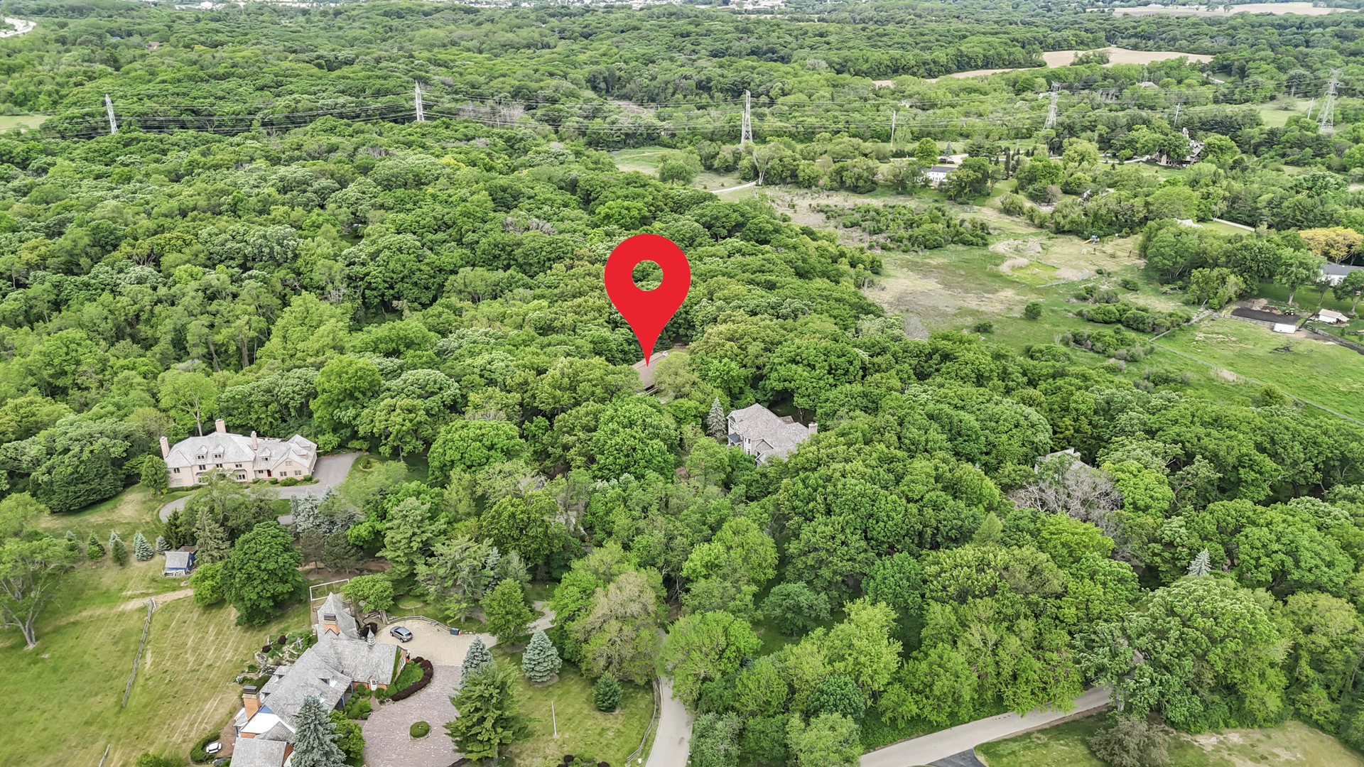 4 Far Hills Road, Barrington Hills, IL 60010