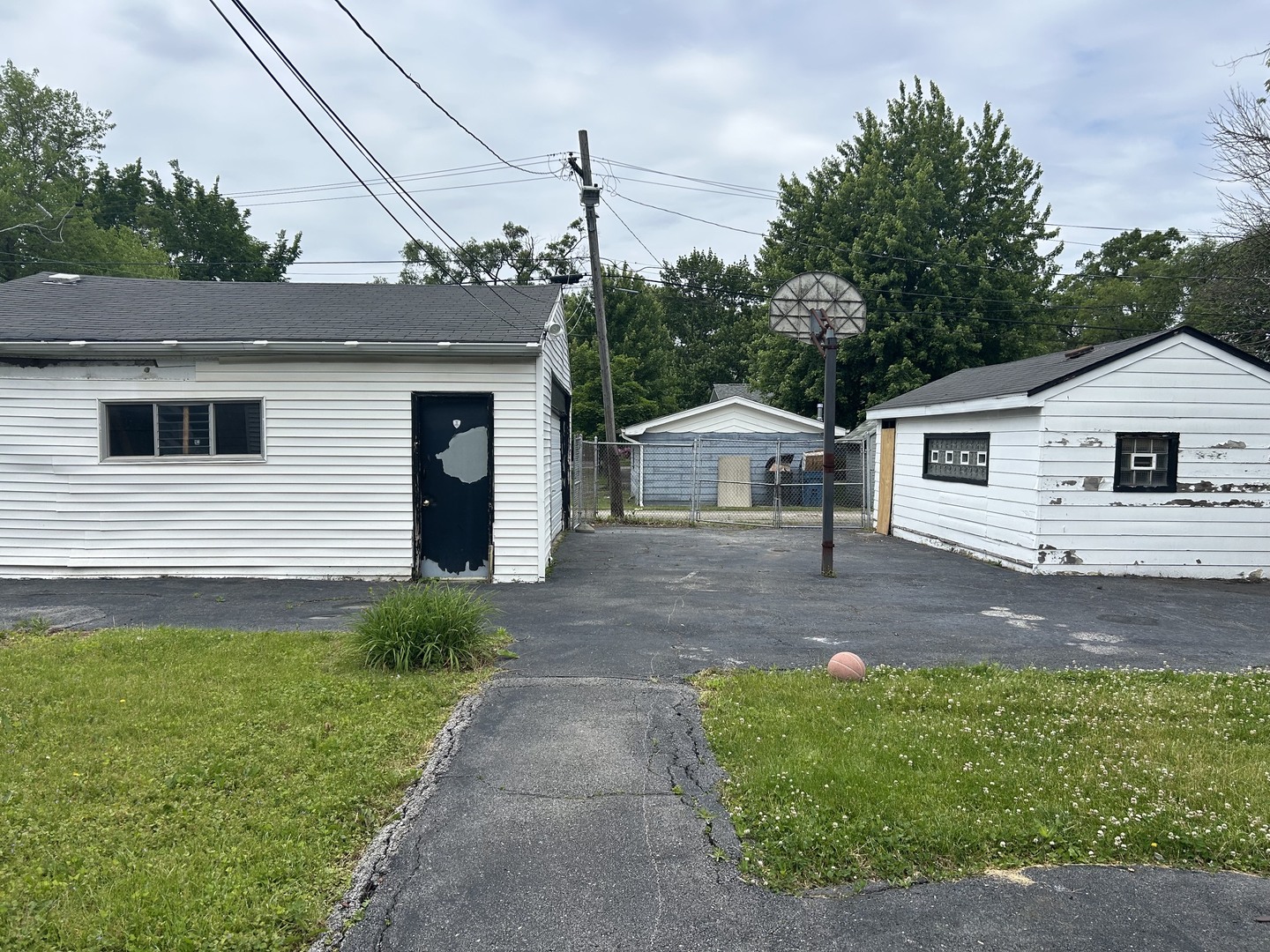 16124 Woodbridge Avenue, Harvey, IL 60426