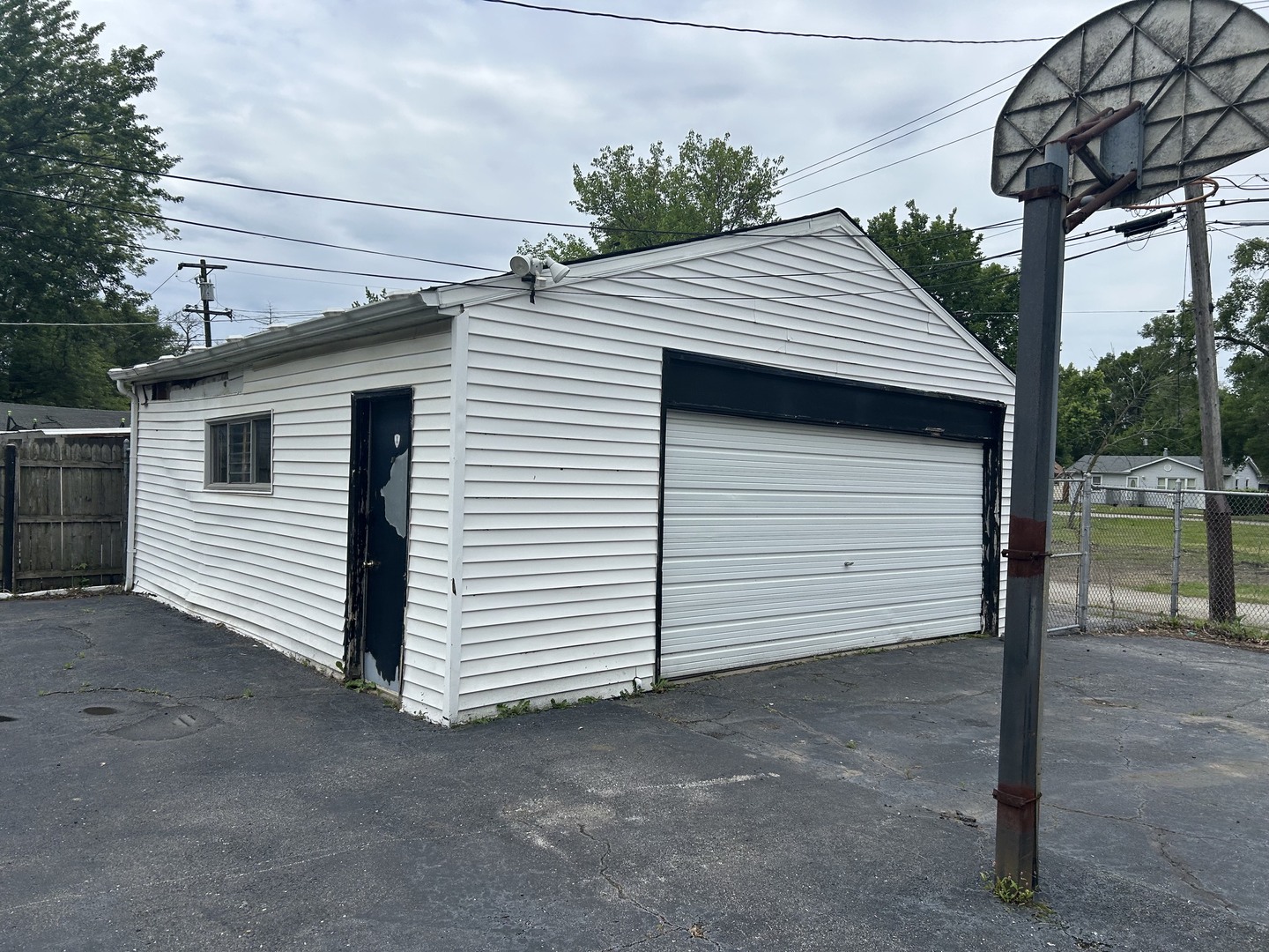 16124 Woodbridge Avenue, Harvey, IL 60426