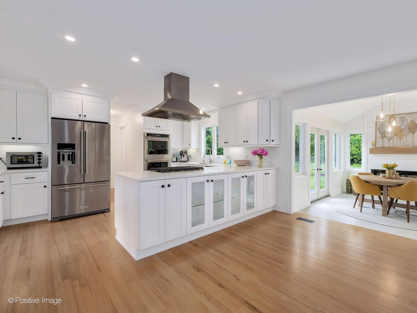 1681 Wilton Court, Libertyville, IL 60048