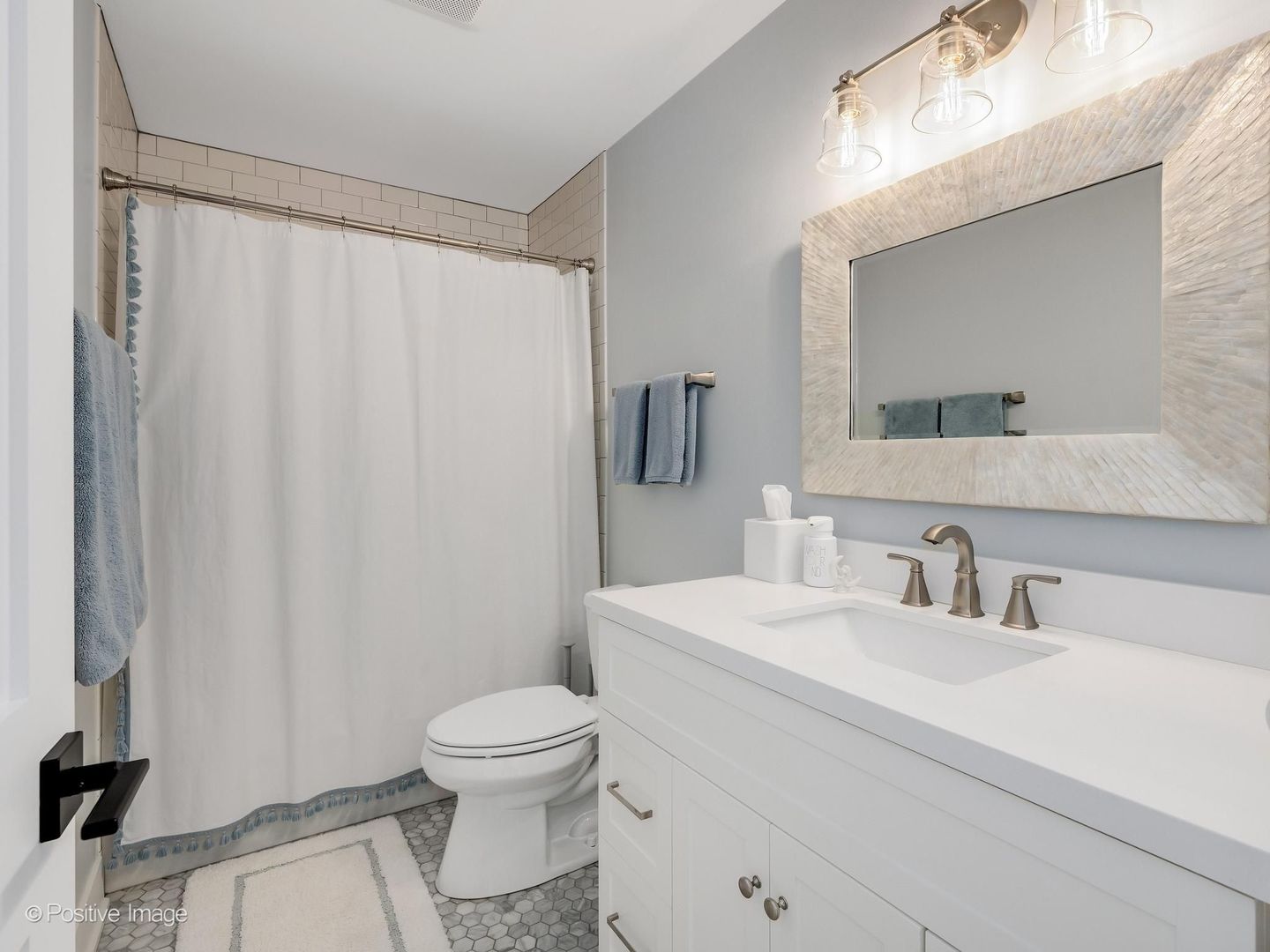 1681 Wilton Court, Libertyville, IL 60048