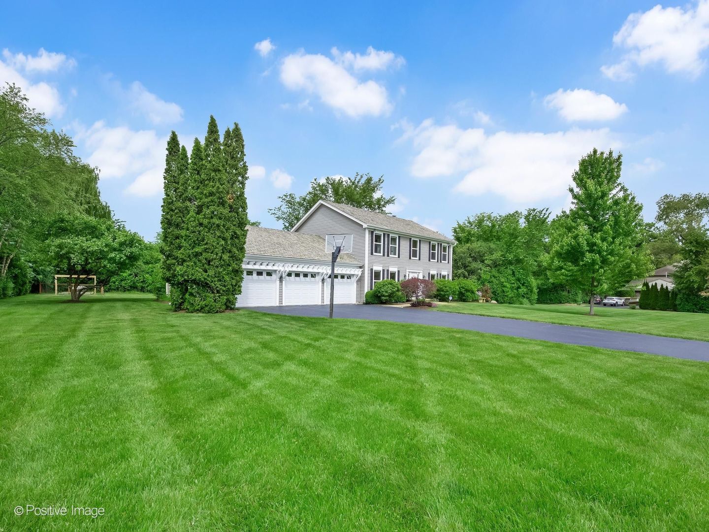 1681 Wilton Court, Libertyville, IL 60048