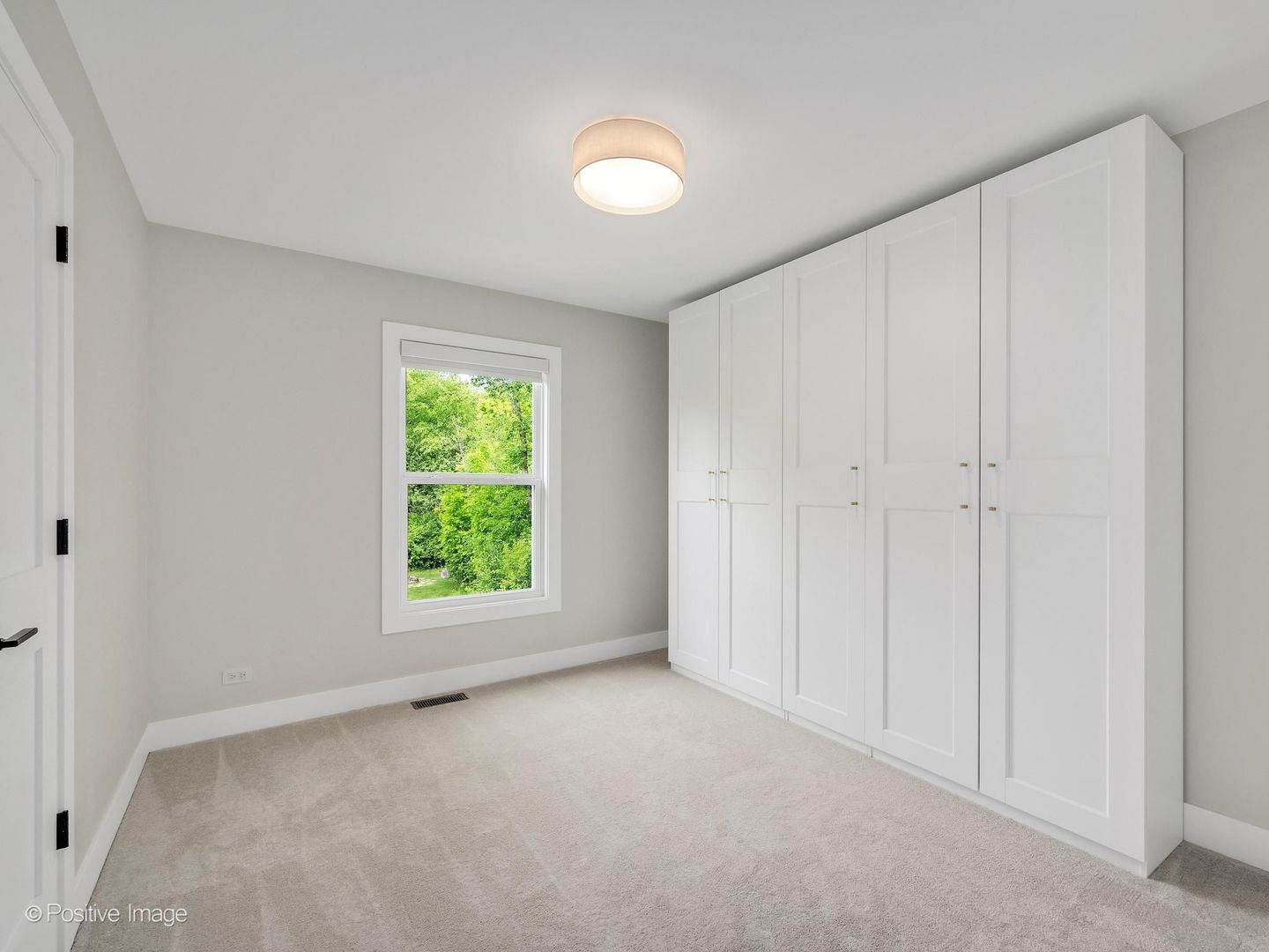 1681 Wilton Court, Libertyville, IL 60048