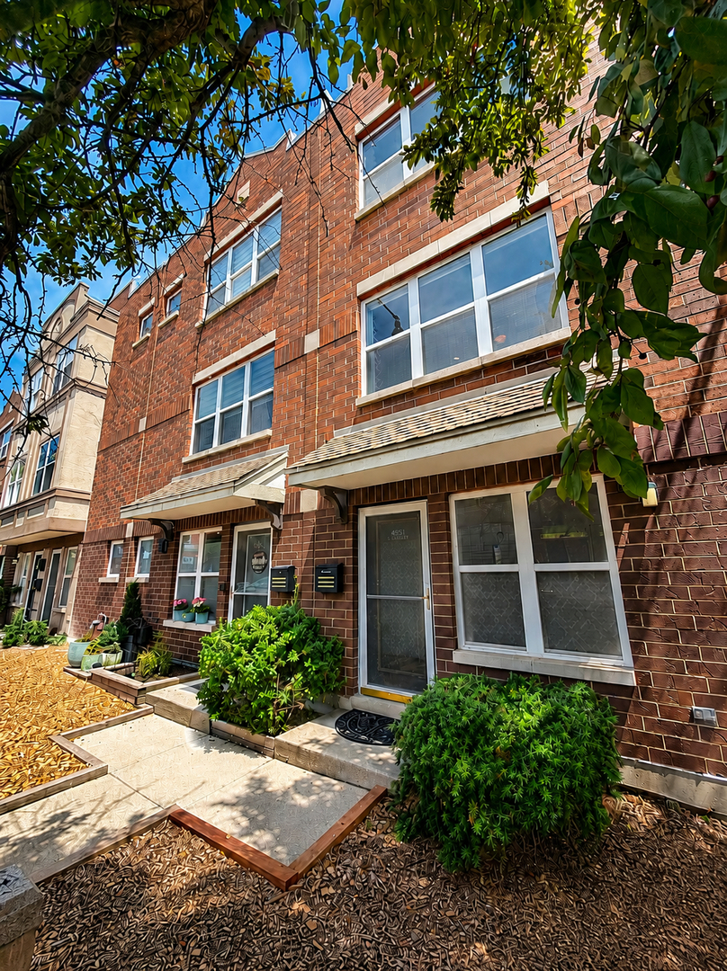 4851 N Pulaski Road, Chicago, IL 60630