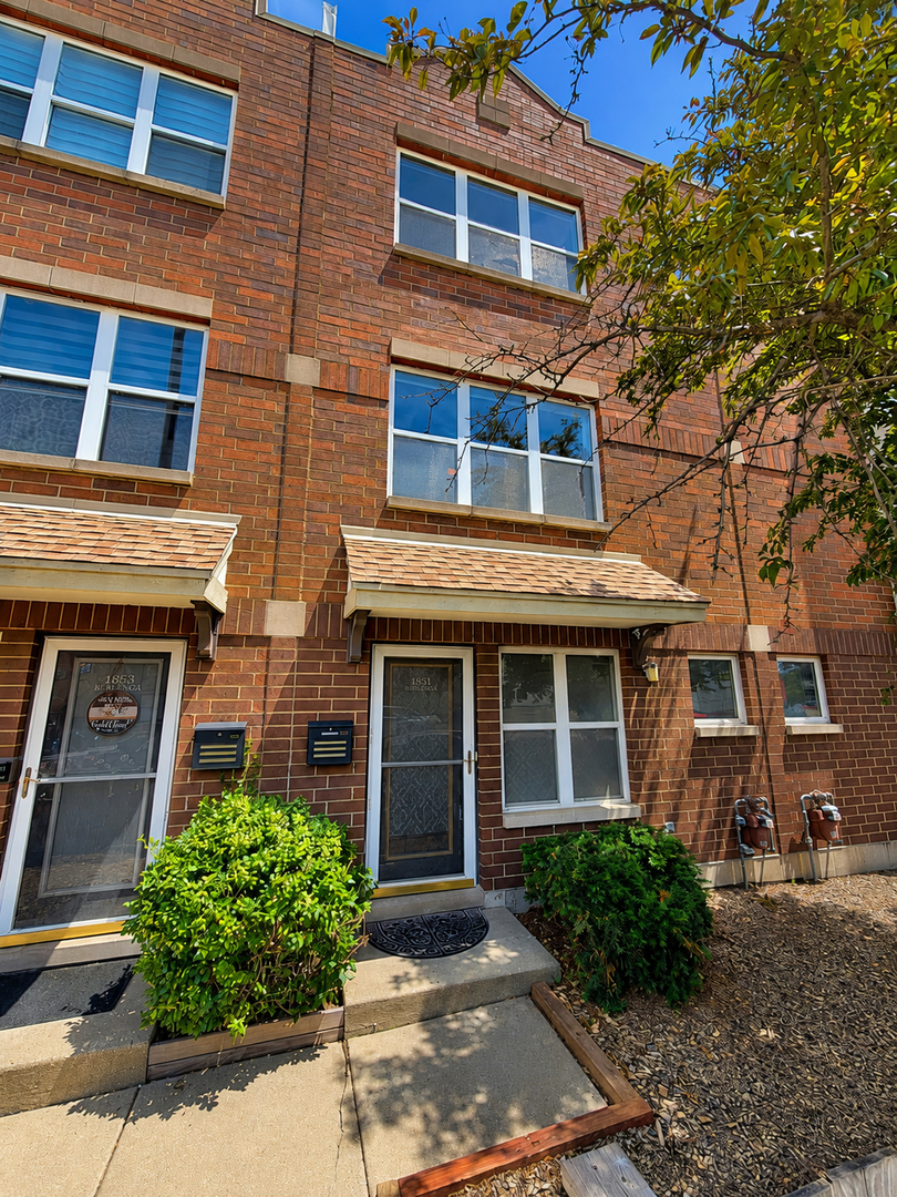 4851 N Pulaski Road, Chicago, IL 60630