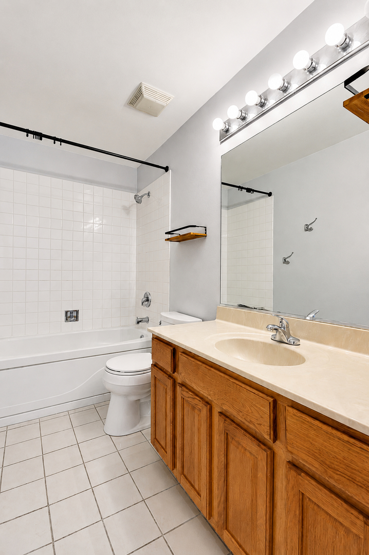 4851 N Pulaski Road, Chicago, IL 60630
