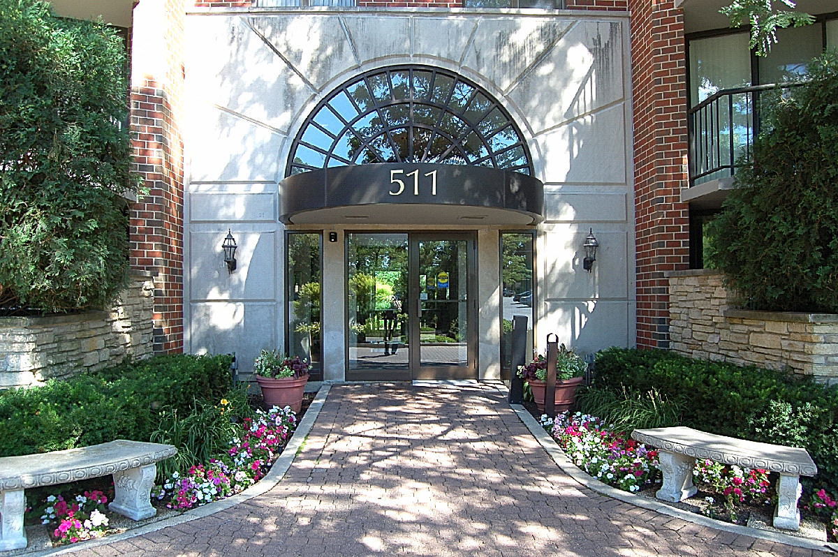 511 Aurora Avenue #418, Naperville, IL 60540