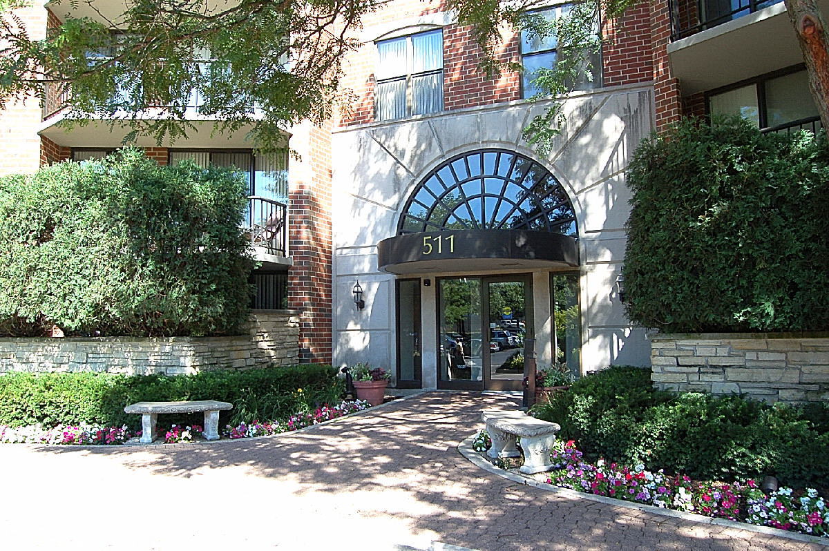 511 Aurora Avenue #418, Naperville, IL 60540