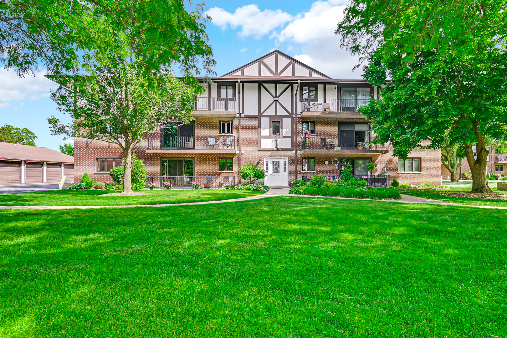 11015 S Theresa Circle #3C, Palos Hills, IL 60465