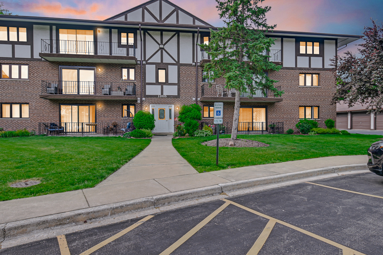 11015 S Theresa Circle #3C, Palos Hills, IL 60465
