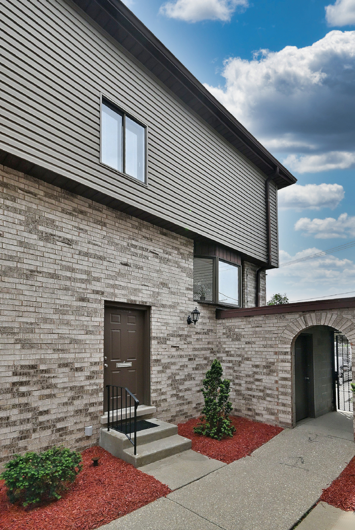 2350 N Sayre Avenue #G, Chicago, IL 60707