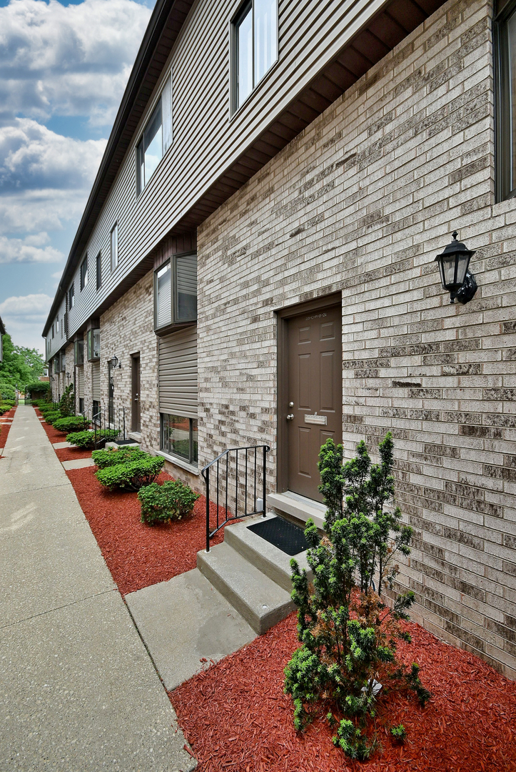 2350 N Sayre Avenue #G, Chicago, IL 60707