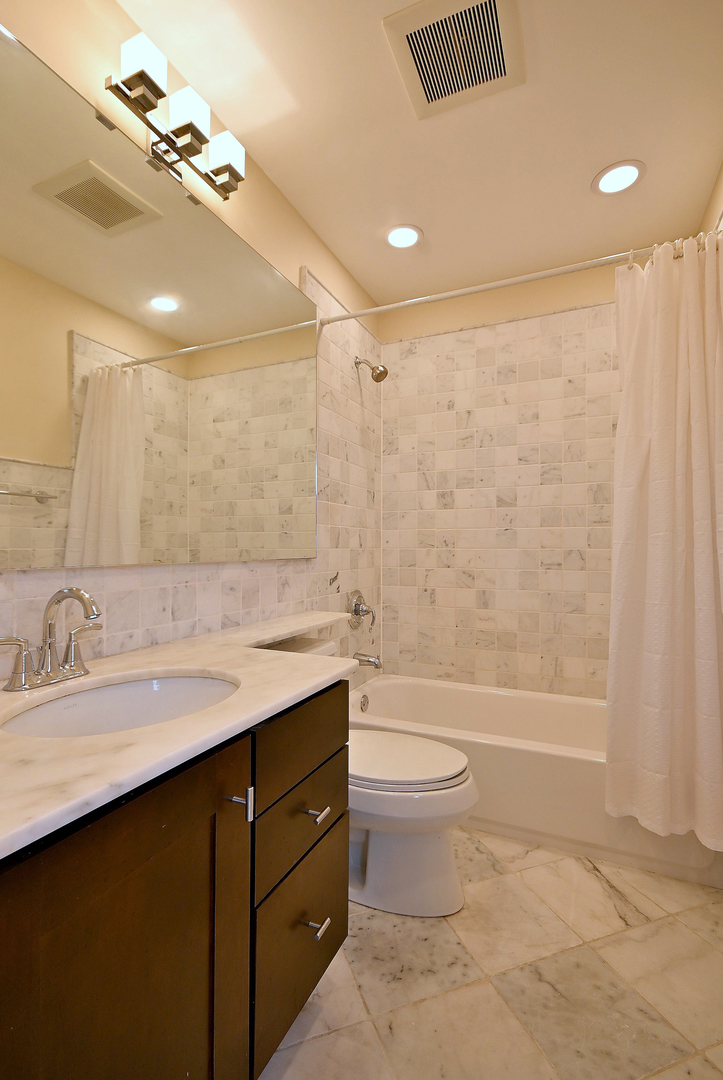 2350 N Sayre Avenue #G, Chicago, IL 60707