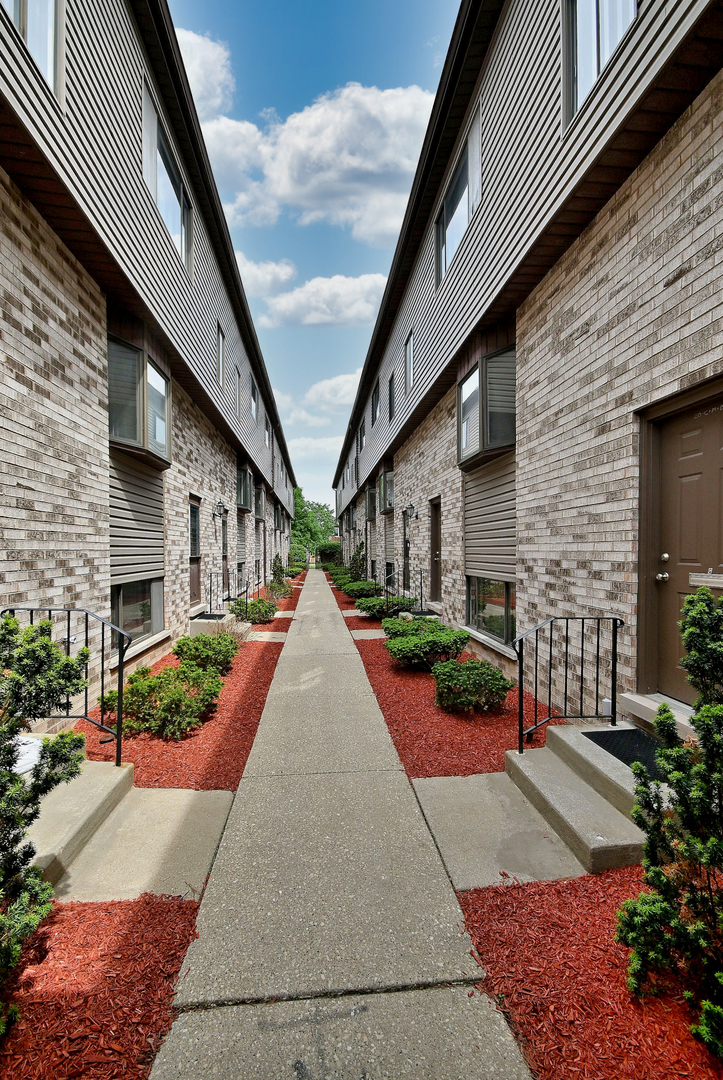 2350 N Sayre Avenue #G, Chicago, IL 60707