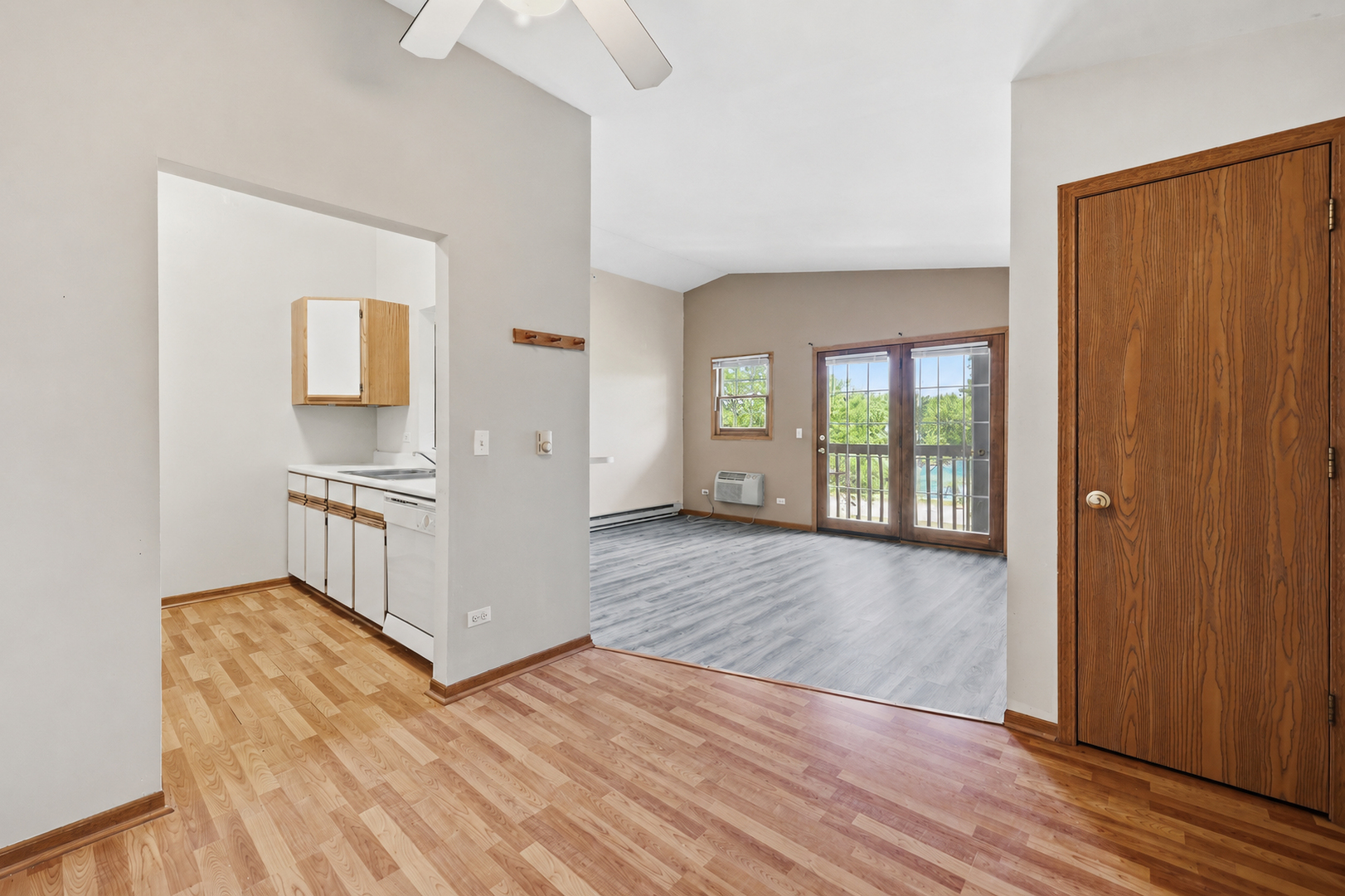 330 Leah Lane #3B, Woodstock, IL 60098