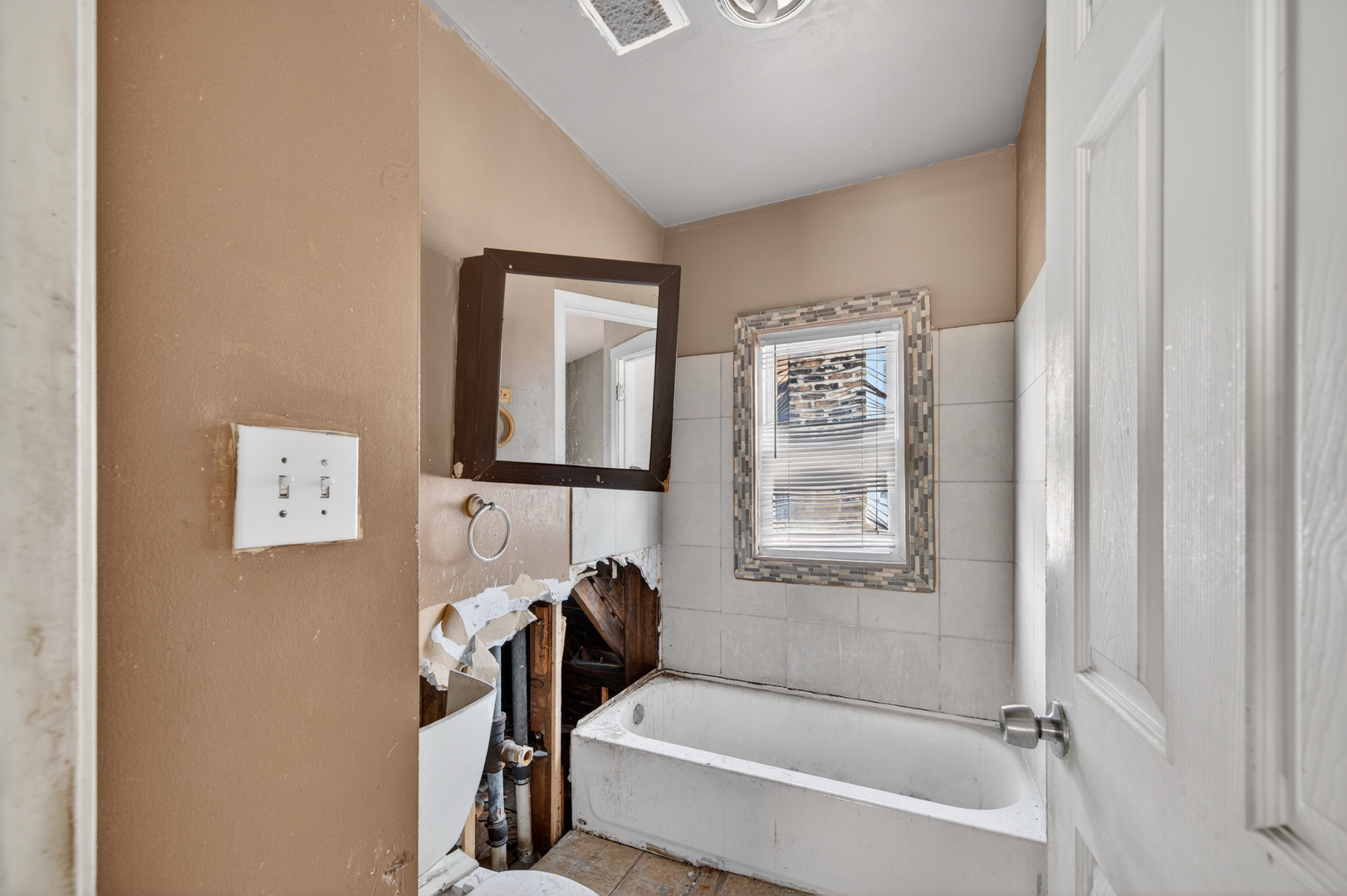 6603 S Oakley Avenue, Chicago, IL 60636