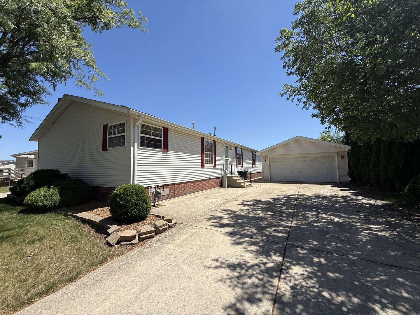 923 Apple Lane, Manteno, IL 60950