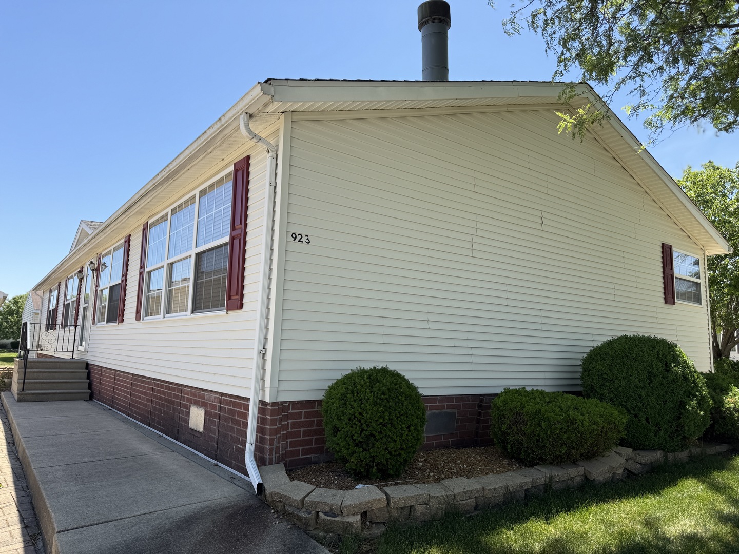 923 Apple Lane, Manteno, IL 60950