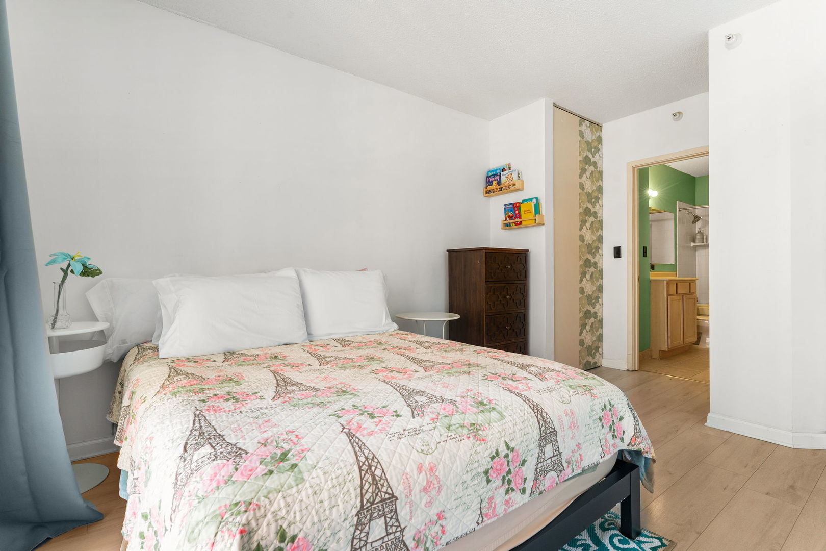 222 N Columbus Drive #2207, Chicago, IL 60601