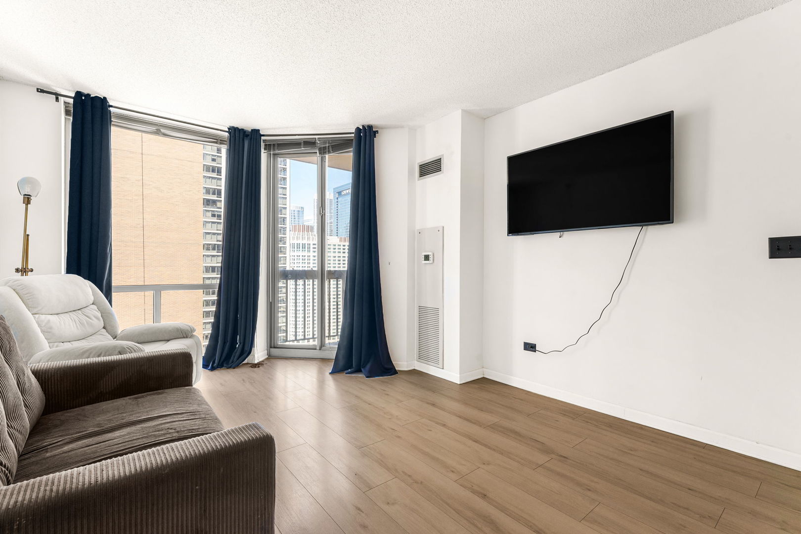 222 N Columbus Drive #2207, Chicago, IL 60601