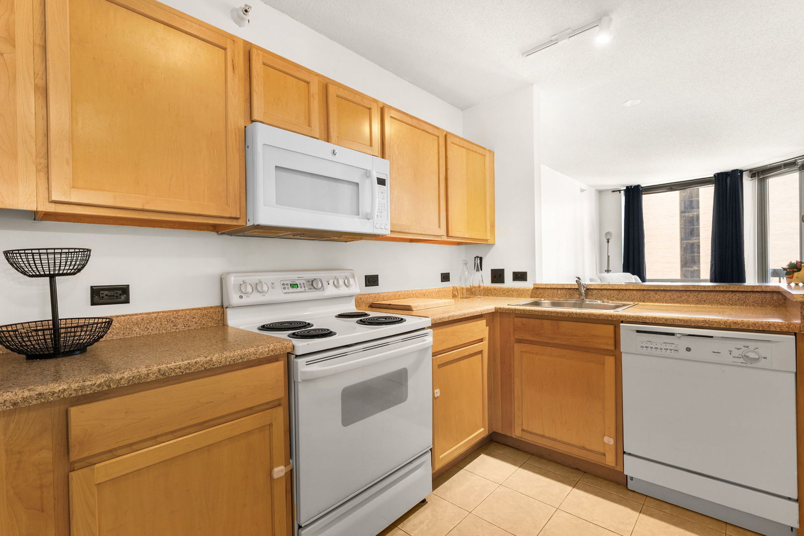 222 N Columbus Drive #2207, Chicago, IL 60601
