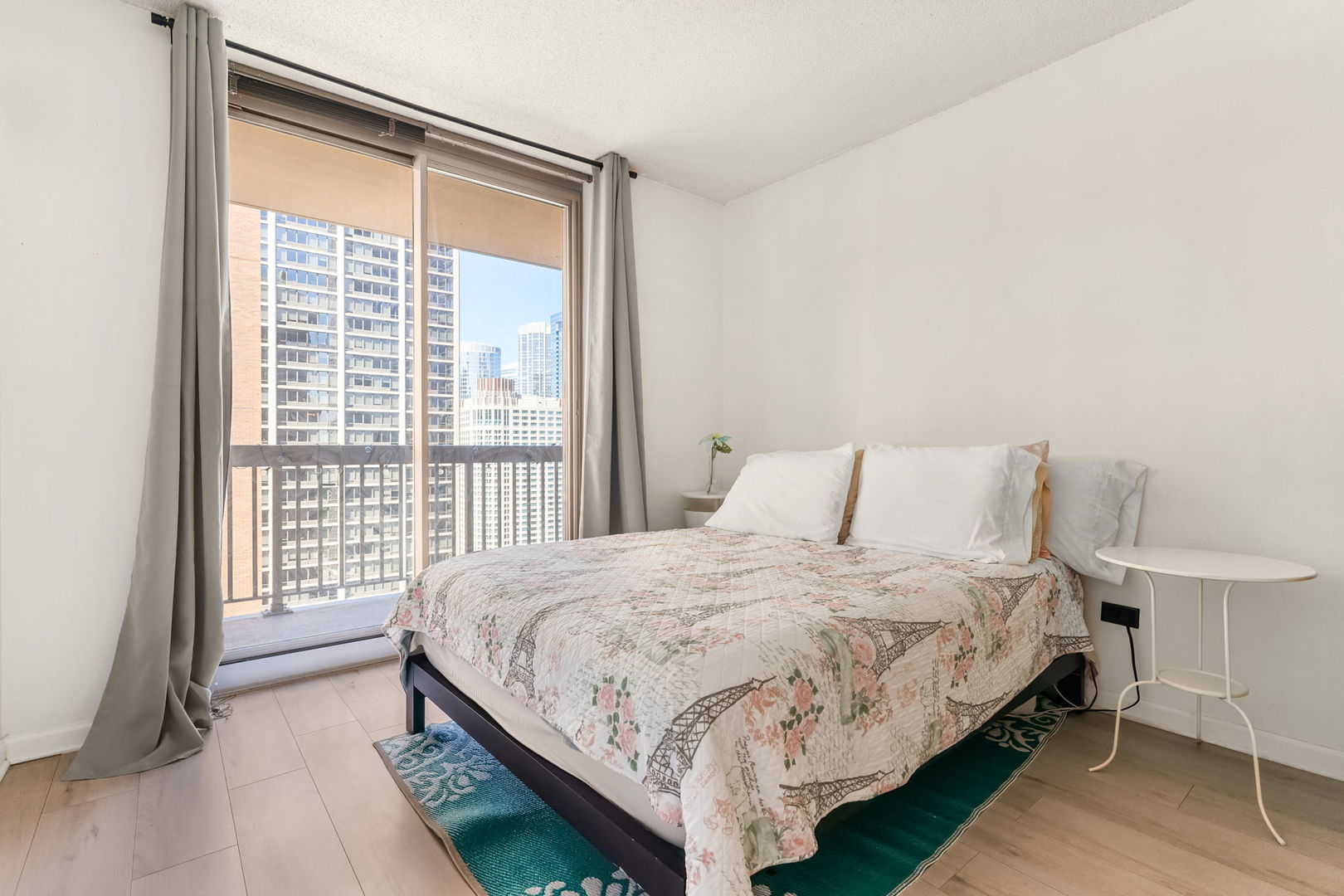 222 N Columbus Drive #2207, Chicago, IL 60601