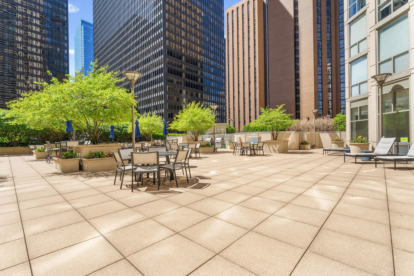 222 N Columbus Drive #2207, Chicago, IL 60601