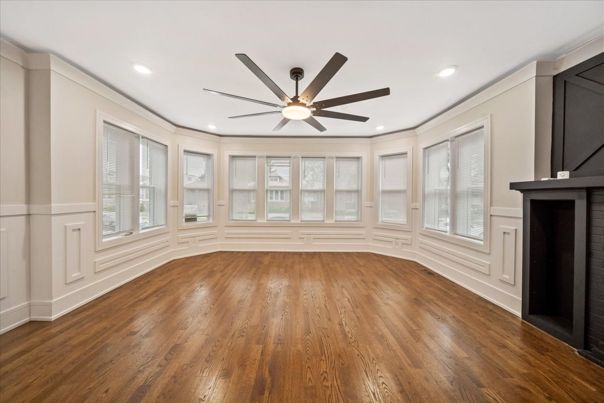 8525 S Hermitage Avenue, Chicago, IL 60620