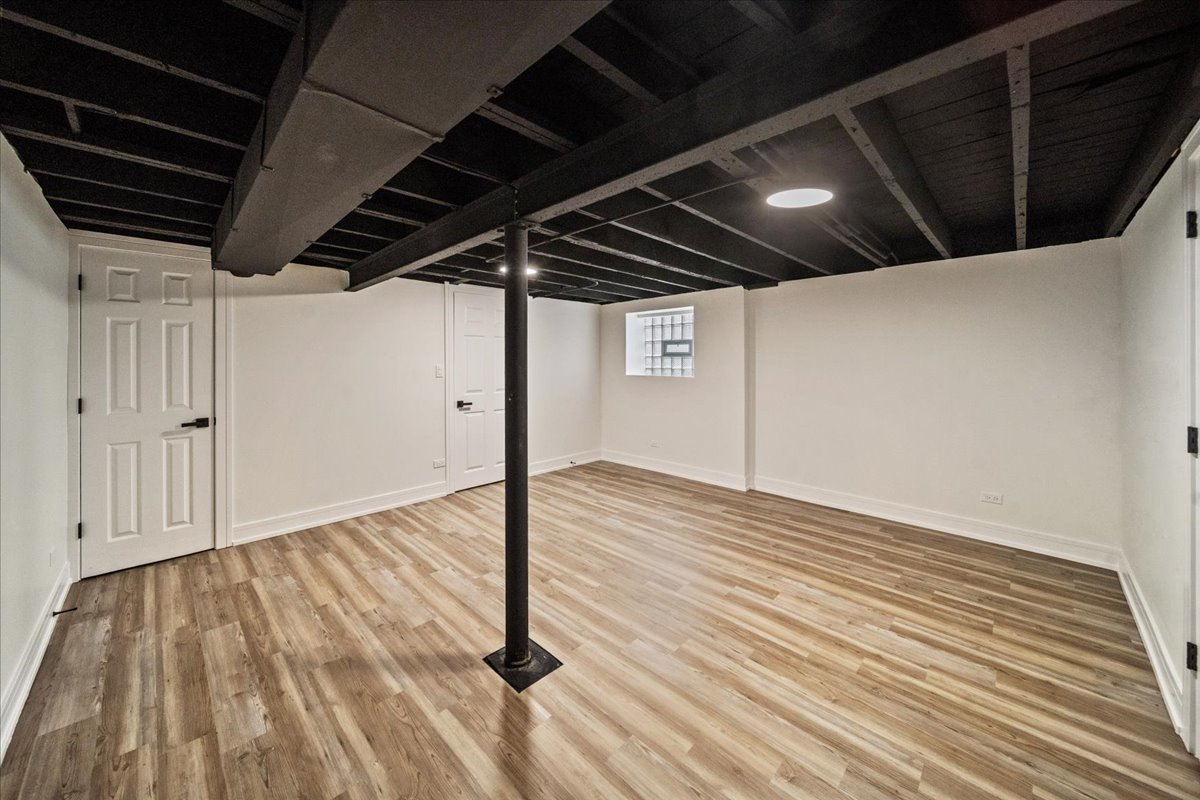 8525 S Hermitage Avenue, Chicago, IL 60620