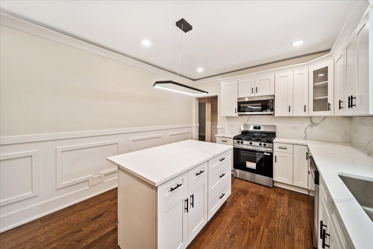 8525 S Hermitage Avenue, Chicago, IL 60620