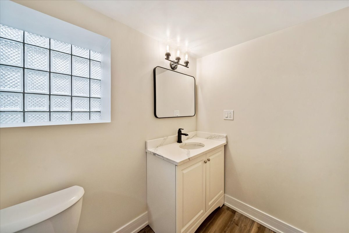 8525 S Hermitage Avenue, Chicago, IL 60620