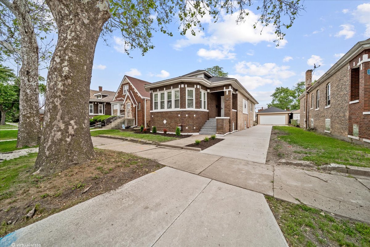 8525 S Hermitage Avenue, Chicago, IL 60620