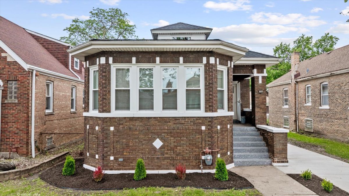 8525 S Hermitage Avenue, Chicago, IL 60620