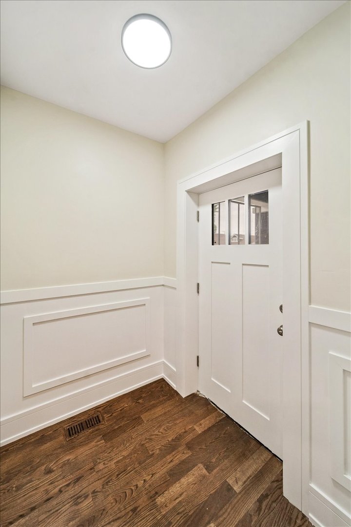 8525 S Hermitage Avenue, Chicago, IL 60620