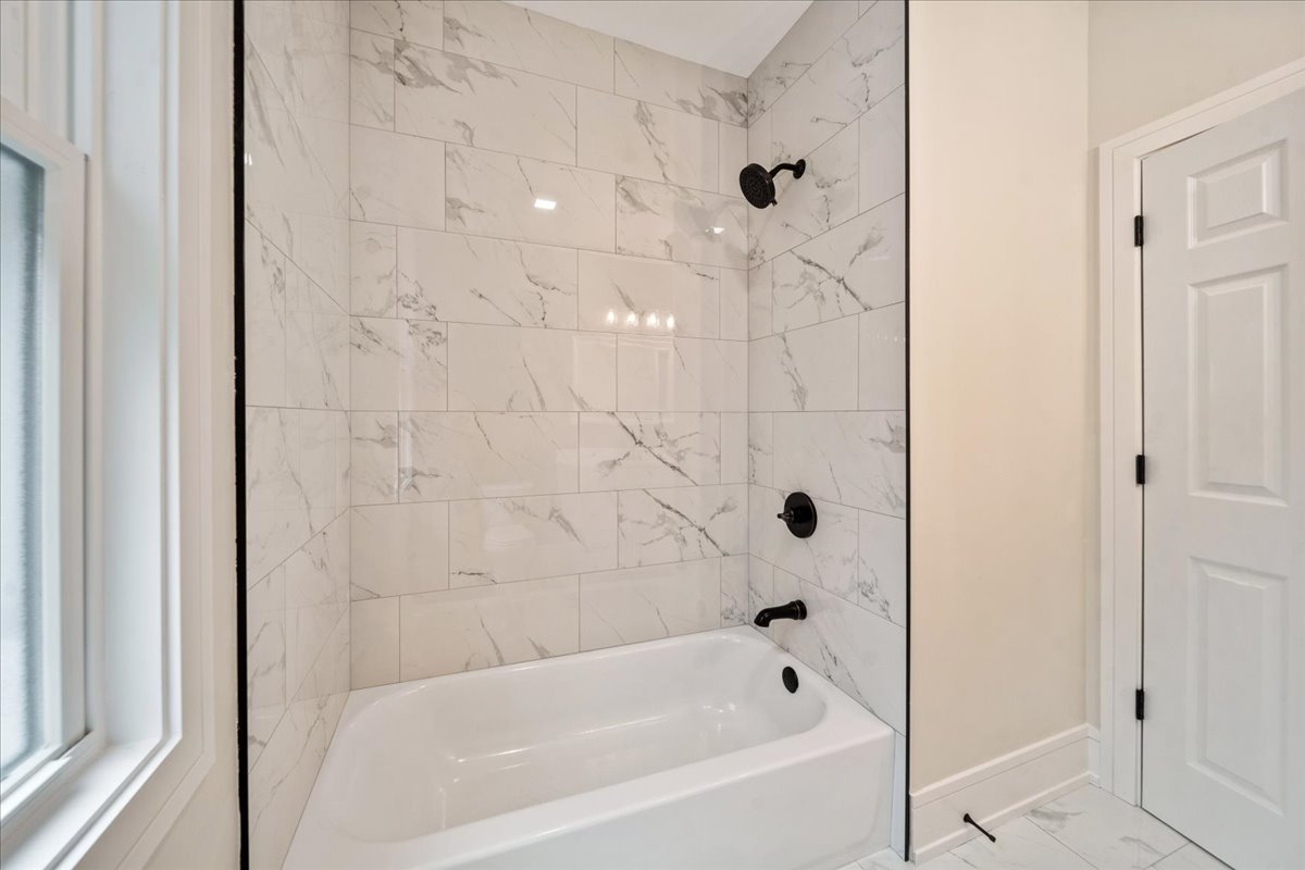 8525 S Hermitage Avenue, Chicago, IL 60620