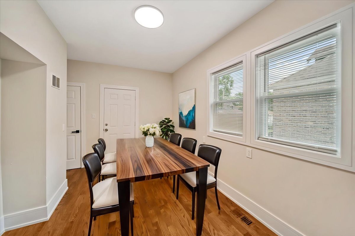 8525 S Hermitage Avenue, Chicago, IL 60620